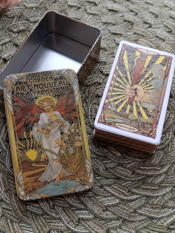🌟🎴 Tarot Art Nouveau con Bordes Dorados – Edición en Caja Metálica 🎴🌟