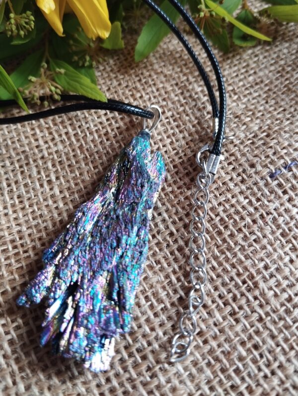✨🔮 Colgante Escoba de Bruja de Turmalina Arcoíris – 7 cm 🔮✨