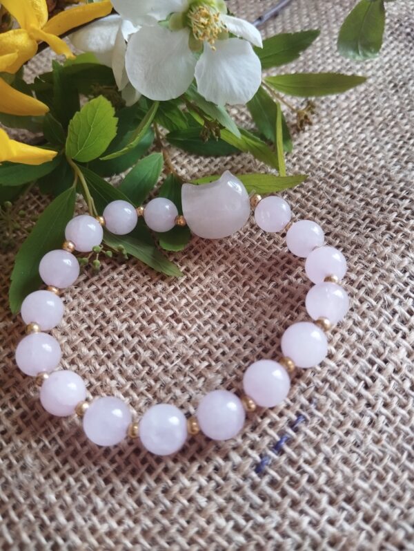 ✨🐱 Pulsera de Cuarzo Rosa con Gato y Detalles Dorados 💖✨