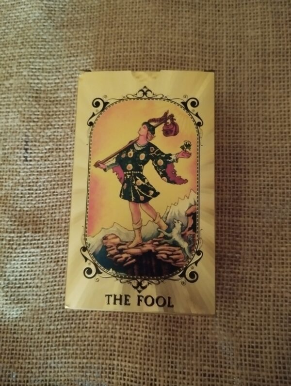 Tarot Rider Waite Dorado 12x7cm – Elegancia y Autenticidad en Cada Lectura