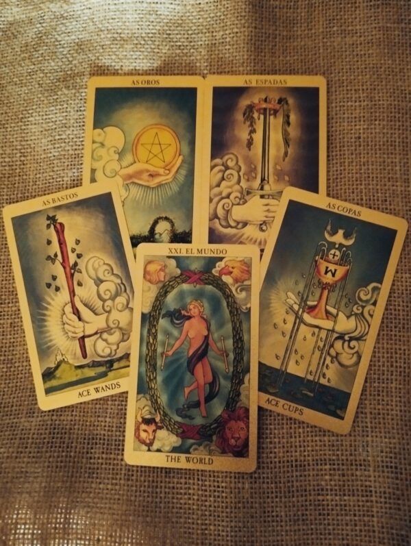 Tarot Rider Waite Dorado 12x7cm – Elegancia y Autenticidad en Cada Lectura