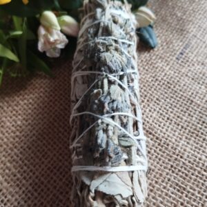 ✨🌿 Atadillo de Salvia y Lavanda – Limpieza y Armonía 🌿✨