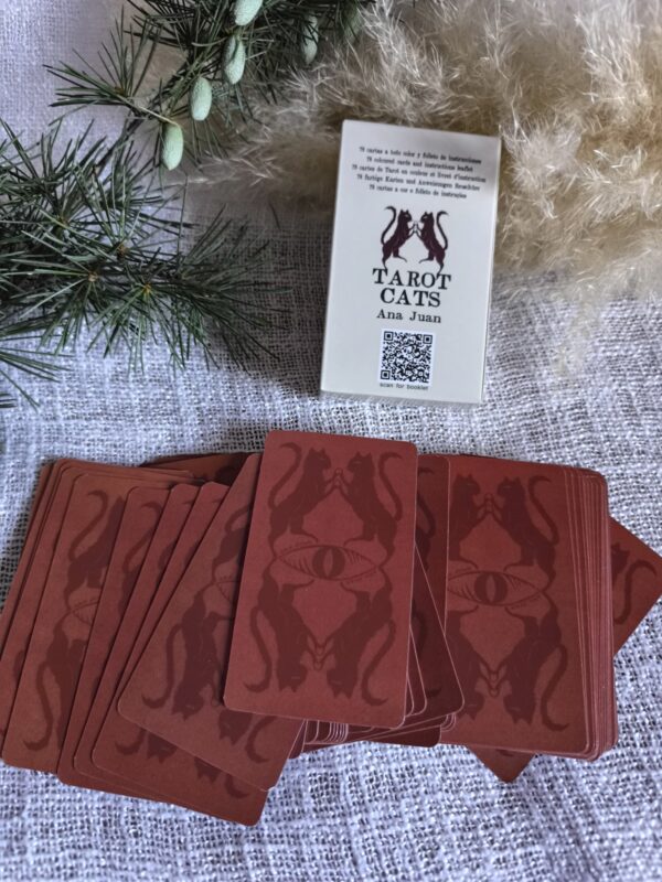 Tarot de Ana Juan – 78 Cartas de Gatos de Fantasía e Intuición