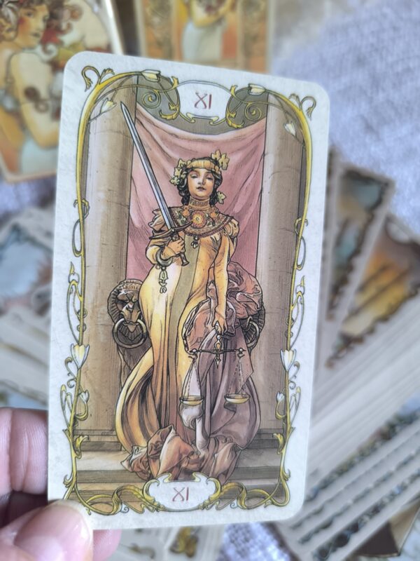 Tarot Mucha Pocket – 78 Cartas de Arte y Magia