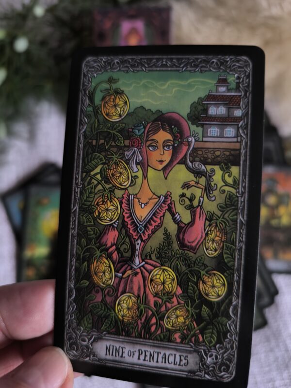IMG_20251029_140432 Tarot The Dark Mansion – 78 Cartas de Fantasía Victoriana y Misterio Oculto