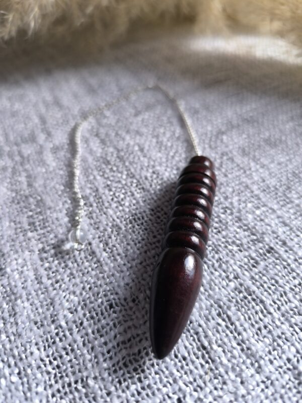 Péndulo Isis 6 Baterías de Madera – Potencia, Pureza y Precisión Energética