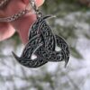 Collar Vikingo de los Tres Cuernos de Odín – Símbolo Sagrado de Fuerza y Conexión