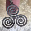 Collar con Símbolo Celta Trisquel – Triskelion de Energía y Equilibrio en Acero Inoxidable