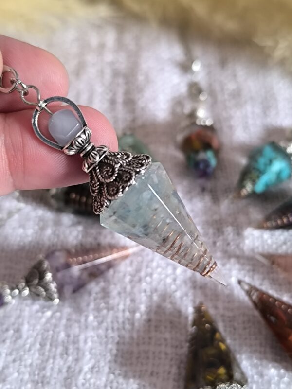 Péndulo de Orgonita de Mineral y Cobre – Energía Equilibrante y Conexión Espiritual
