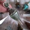Péndulo de Orgonita de Mineral y Cobre – Energía Equilibrante y Conexión Espiritual