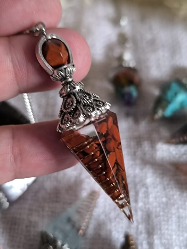 Péndulo de Orgonita de Mineral y Cobre – Energía Equilibrante y Conexión Espiritual