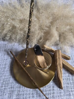 Quemador de Incienso de Metal Dorado – Soporte Versátil para Varillas, Conos y Palo Santo