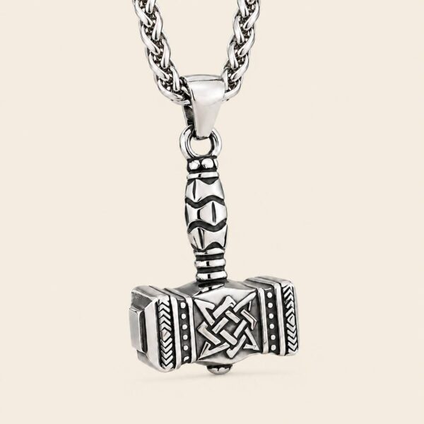 Colgante Mjolnir de Thor con Nudo Celta detalle Colgante Mjolnir de Thor con nudo celta en acero inoxidable 316L