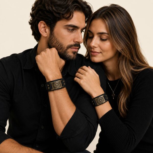 Pulsera Vikinga de Cuero con Símbolo Solar Nórdico