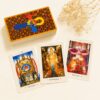 The Great Thoth Tarot – composición esotérica The Great Thoth Tarot de Aleister Crowley con caja y cartas en composición esotérica